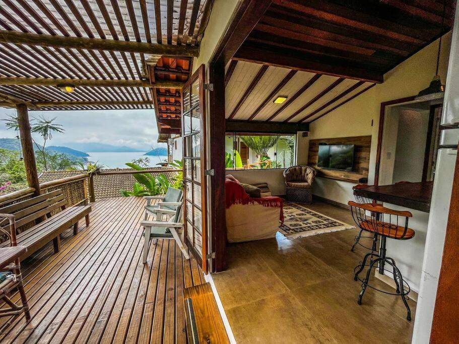 Casa de férias Chale Varandas Vistamar Com Ar Condicionado E Churrasqueira Ubatuba